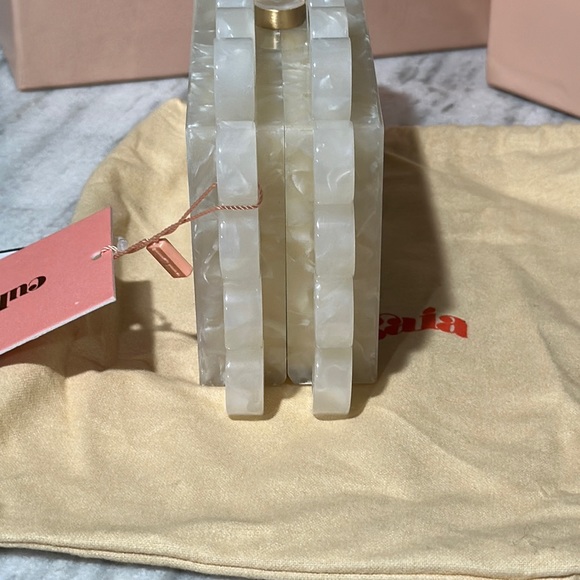 CULT GAIA Harlow Clutch in "Pearl" - Picture 8 of 16